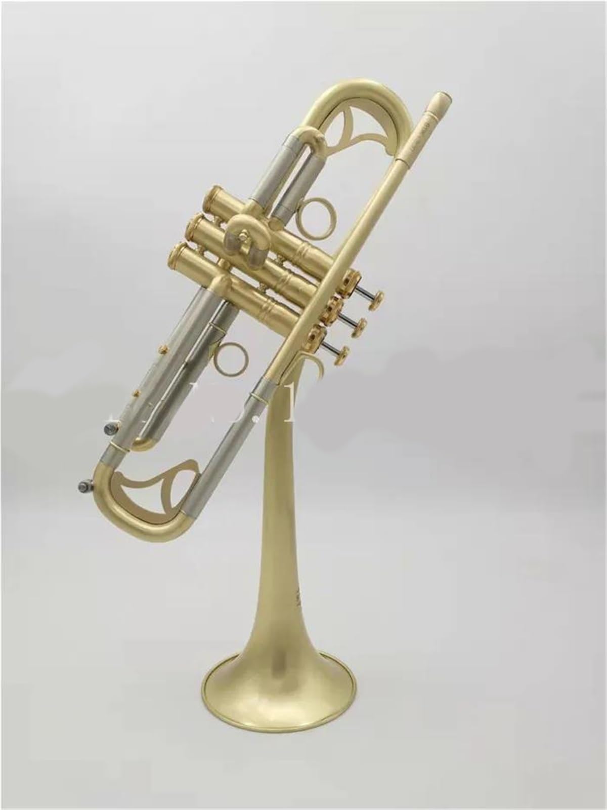 Bb Trumpet with Case and Mouthpiece F3686
