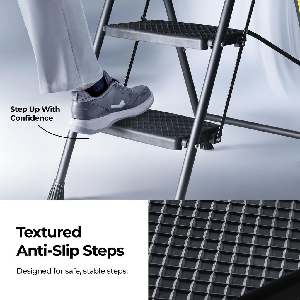 Folding Step Ladder with Anti-Slip Pedal H37165