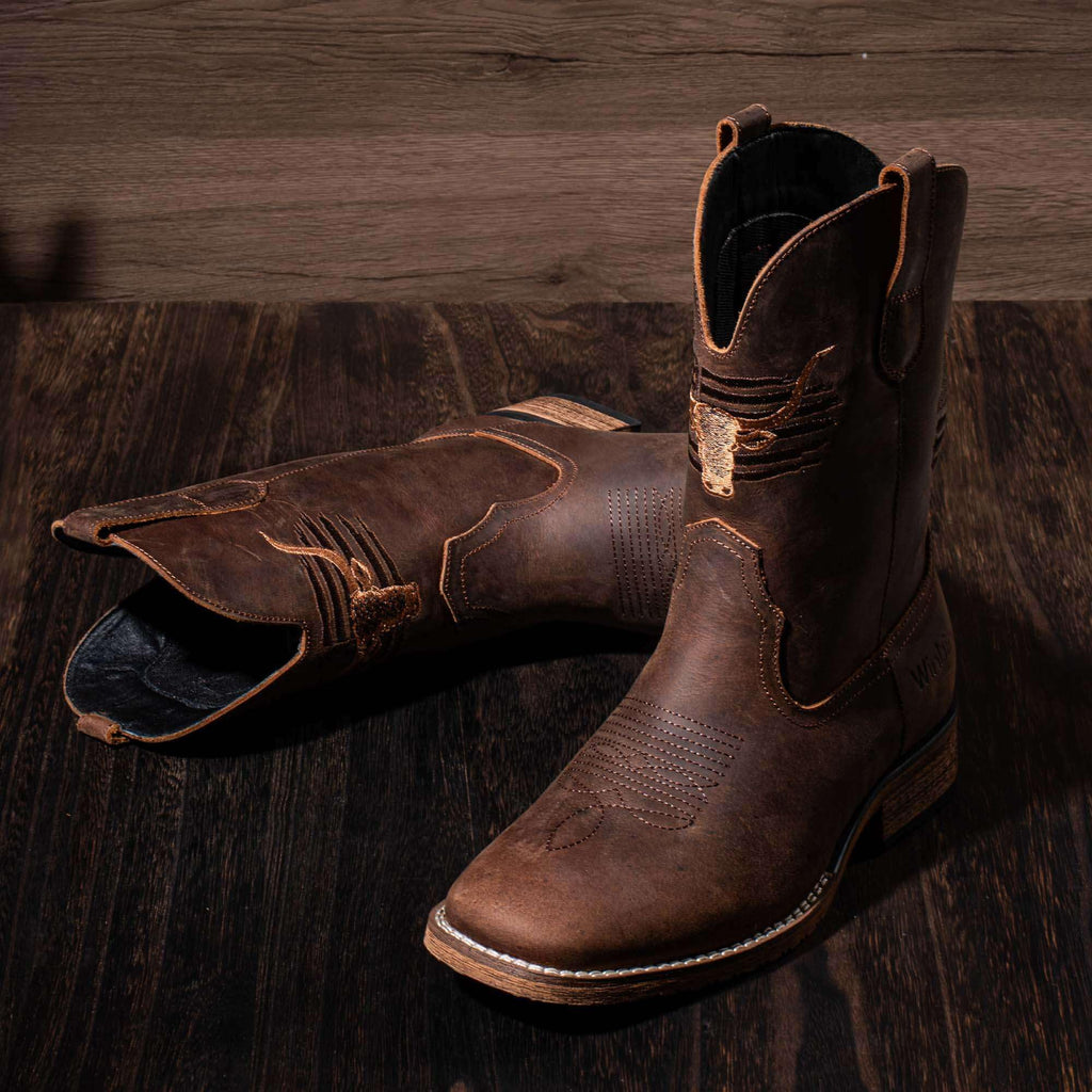 Cowboy Boots Wide Square Toe Slip Resist H61637