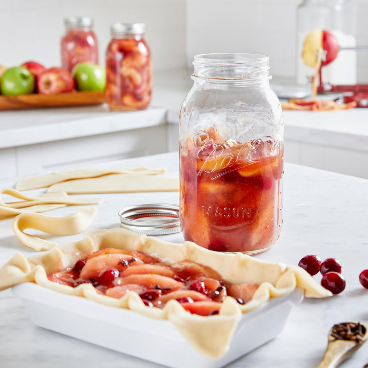 Regular Mouth 32-Ounces Mason Jar with Lids and Bands, Clear, Pack Of 2 Z517245